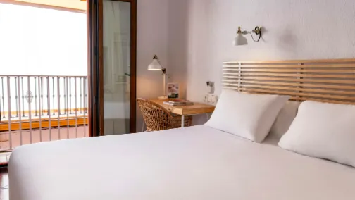 Habitaciones/Double room with extra bed