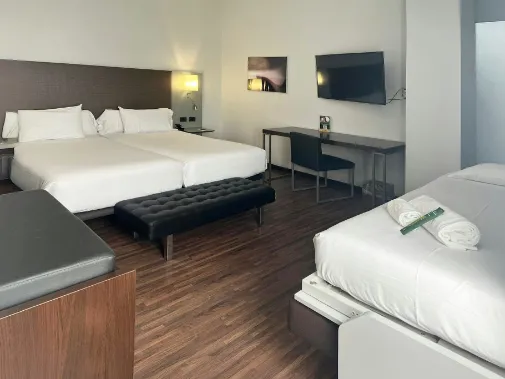 Habitaciones/Family Room
