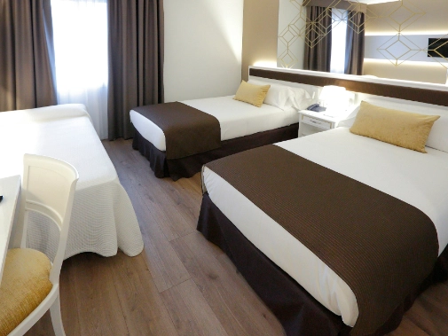 Habitaciones/Triple Room