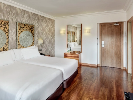 Habitaciones/Classic Twin Room with Balcony