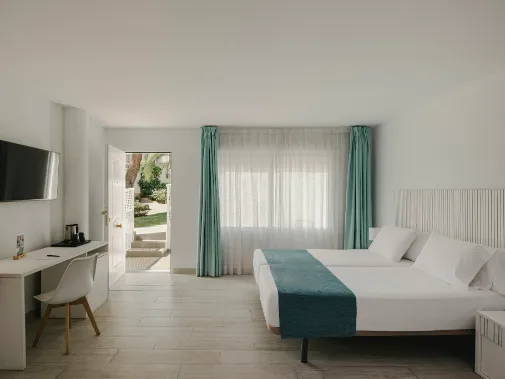 Habitaciones/Double Room Habitaciones/Double Room