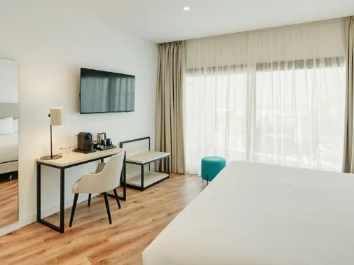 Habitaciones/Superior Triple Room Frontal Sea View with Terrace