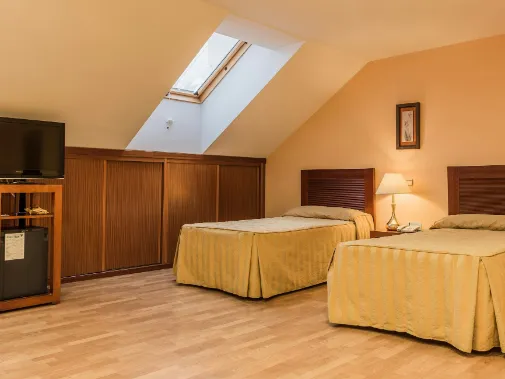 Habitaciones/Quadruple Room