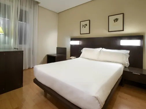 Habitaciones/Basic Single Room