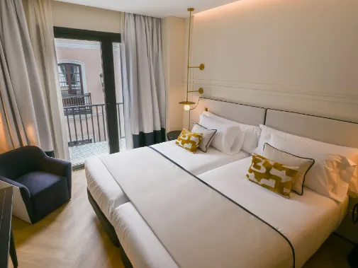 Habitaciones/Double Room with Balcony Habitaciones/Double Room with Balcony