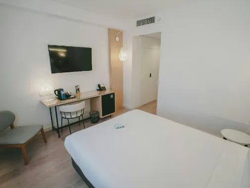 Habitaciones/Basic Single Room