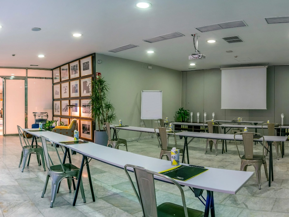 Salas/Salón New York